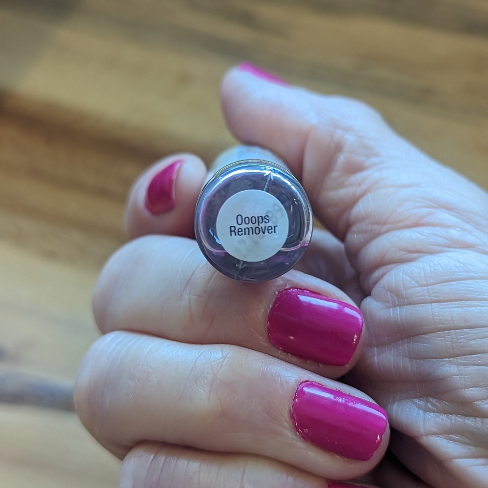 Lipsense oops! Remover